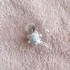 サンリオ　ふわふわスノー　シナモン　めじるしアクセサリー