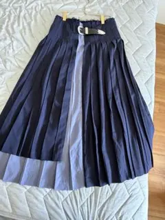 TOGA PULLA ベルト付きプリーツスカートのサムネイル