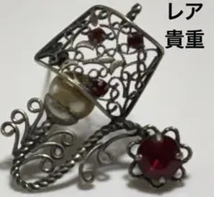 ヴィンテージ　アンティーク銀色　ワイヤーアート？ブローチ やや小ぶり　繊細な作り