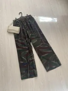 Item thumbnail for item 467e67ee-85a8-4fa5-8e74-03cdec5426ee