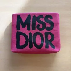 ディオールショウ　サンククルール アイシャドウパレットショッキングピンク 002