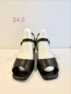 ブラックオープントゥサンダル 中ヒールのサムネイル