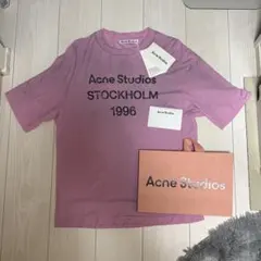 【8/5まで値下げ！】 Acne Studios Tシャツ ピンクのサムネイル