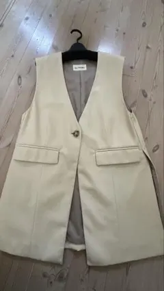 beams ベージュ ノーカラー シングルボタン ベスト