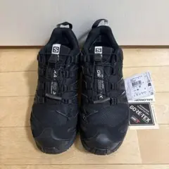 ブラック スニーカー