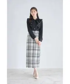新品タグ付　tocco 裾フリンジチェックツイードタイトロングスカート　トッコ