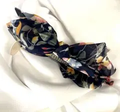 バナナクリップ　フラワープリント　ヘアアクセサリー　ヘアアレンジ　新品　リボン