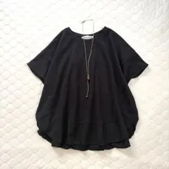 【極美品】BEARDSLEY ラウンドヘムプルオーバー　ブラック　シンプルTのサムネイル