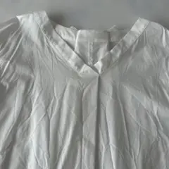 新品未使用 ナチュラルビューティーベーシック ブラウス S ホワイト リボン