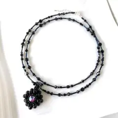 ４way　ラインストーンとドロップビーズのチャーム付きロングネックレス　黒系