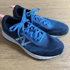 New Balance フレッシュフォーム スニーカー ブルーのサムネイル