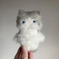 Art　ちいさなネコ　ハンドメイド　猫　ぬいぐるみ　作家　アートドール　a1