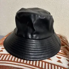 新品　レザーハット　レディース　黒　ブラック　冬　帽子　バケハ