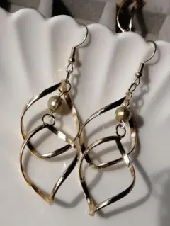 ハンドメイドピアス　[No.291]　ゴールド　二連　ピアス