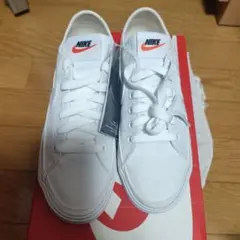 NIKE ホワイト スニーカー　白　コートレガシー