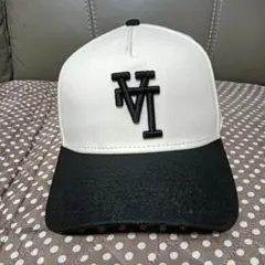 ニューエラ　NEW ERA 逆さLAロゴ 黒ベースボールキャップのサムネイル