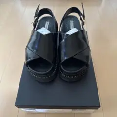 UNITED ARROWS クロスバックベルトサンダル　ブラックのサムネイル