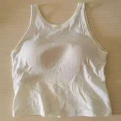 カップ付きキャミソール ショート丈 白 無地柄 クロップドタンクトップ インナー