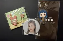 【最終お値下げ】TWICE モモ　キーホルダー　サナ　缶バッジ