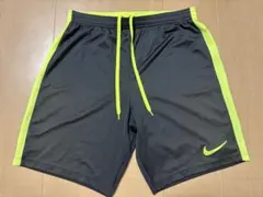Nike ハーフパンツ 黒/蛍光グリーン