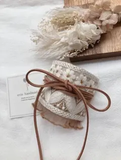 ꕤインド刺繍リボン　ポニーフック　ヘアカフ　アイボリー　ブラウンレースꕤ