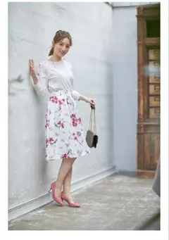 トッコクローゼット フラワープリントタックフレアスカート