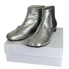 MM6 MAISON MARGIELA シルバー レザー ショートブーツ 40のサムネイル