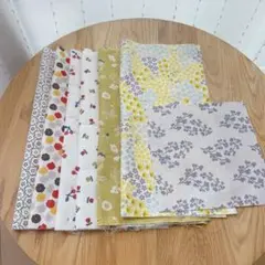 デコレクションズ　はぎれ27cm×27cm　6枚＋おまけ