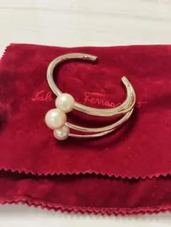 【美品】Salvatore Ferragamo パール付きブレスレット