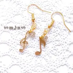 音符　ト音記号　8分音符　キラキラ　フックピアス　ゴールド　No.144