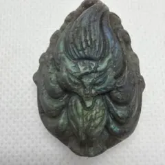 ラブラドライト 九尾 彫刻 天然石 約4cm×2.5cm①