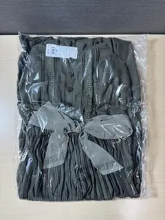 F*1様 【新品タグ付】 axes femmeプリーツキャミコンビネゾン カーキ