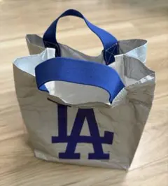 Item thumbnail for item 0d9ff4e8-94c6-4416-ae61-17214034a6b7