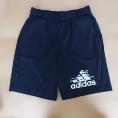 adidas 黒 ハーフパンツ