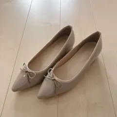 【試し履きのみ】LELIEN PLUS パンプス エナメル ベージュMのサムネイル