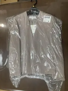 ベージュ ノーカラージャケット