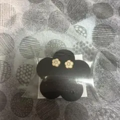 マリークワント ピアス