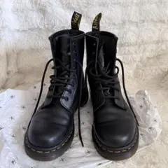 Dr. Martens 8ホール ブーツ ブラックのサムネイル