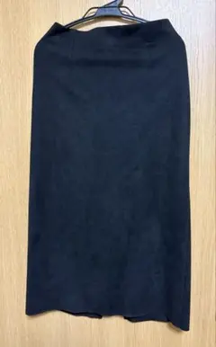 黒 タイトロングスカート　スエード　ウエストゴム　スリット入り
