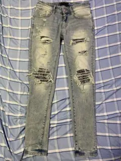 AMIRI バンダナ　28ダメージ加工 デニムパンツのサムネイル