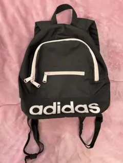 adidas ピンクロゴ　黒　ブラック　リュック