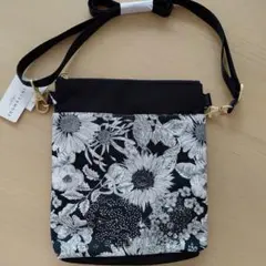 LIBERTY　ショルダーバッグ　モバイルショルダーバッグのサムネイル