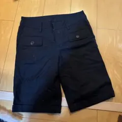 ハート型ロゴ付き黒　ハーフパンツ　サイズ0