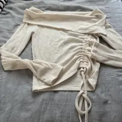 【新品美品】 オフショルダーリブ編み長袖トップス