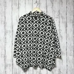 長袖トップス ハイネックT 総柄 カジュアル 秋冬 ロンT 白黒 主役アイテム