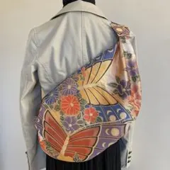 帯（西陣織）リメイクバッグ　三日月型ショルダー　ボディバッグ　和柄　ハンドメイド
