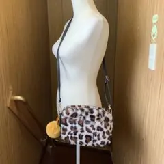 ヒョウ柄ファーポシェット
