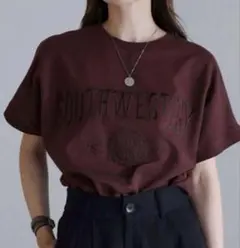 新品／BONJOUR SAGAN カレッジ刺繍ピグメントスウェットTシャツ／半袖
