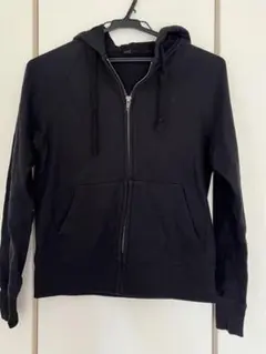 UNIQLO 黒 ジップアップパーカー　Sサイズ
