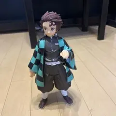 炭治郎 フィギュア 黒と緑のチェック柄